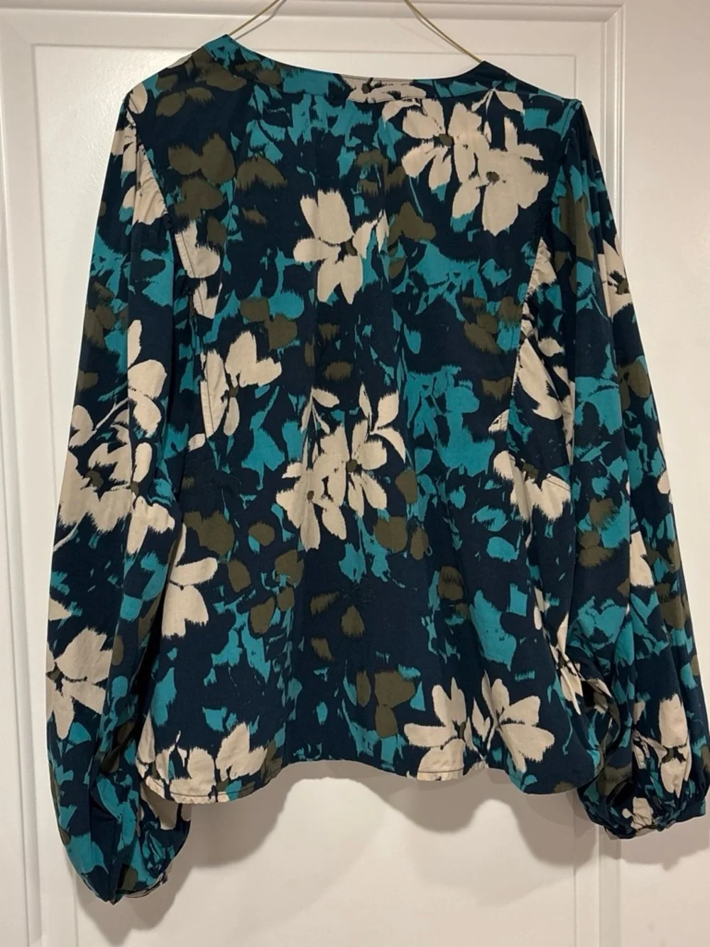 LOFT Teal Navy and Cream Floral Button-Down Blouse 100% rayon size M